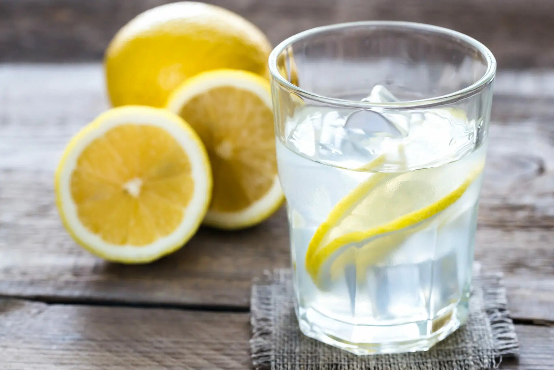 Zitronenwasser