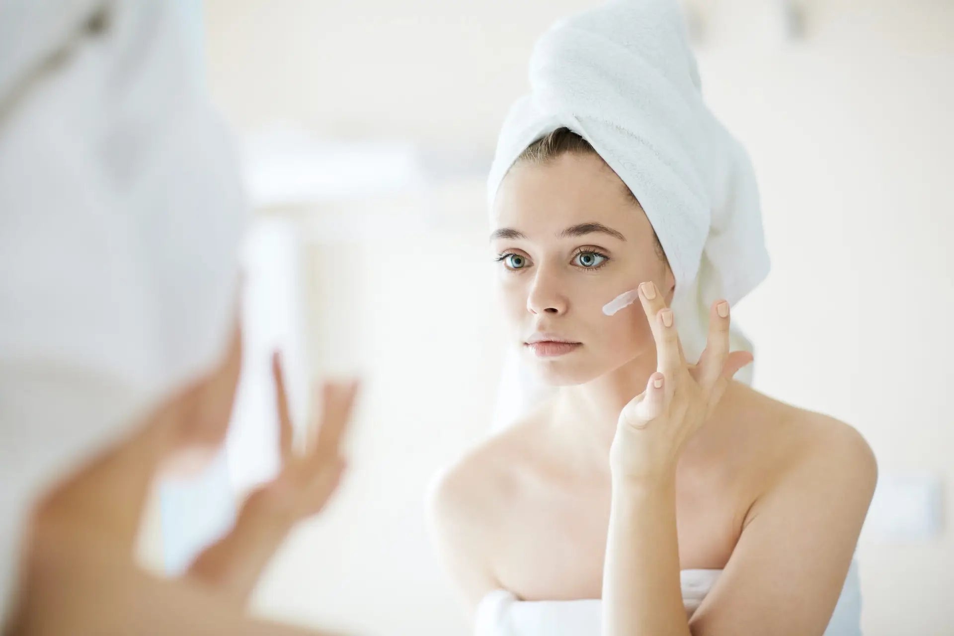 Hanfcreme oder Aloe Vera – Was ist besser für trockene Haut?