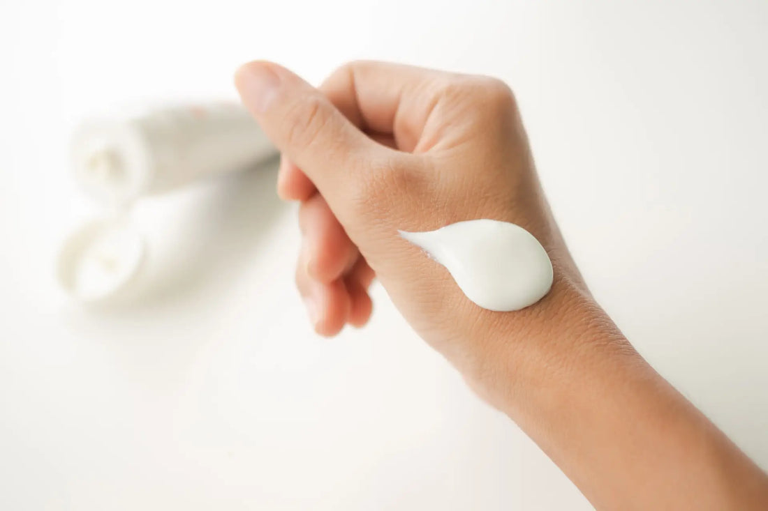 So integrierst du Hanfcreme in deine tägliche Hautpflege-Routine